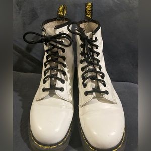 White leather Dr. Martens men’s size 8